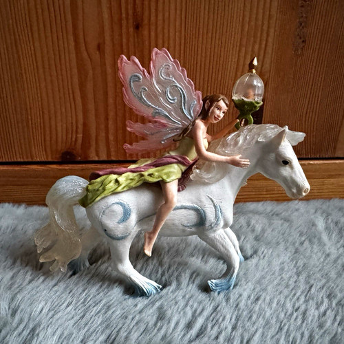 Fantasy fee mit flügeln auf - fantasy,