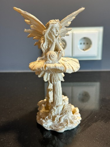 Elfenfigur fee auf pilz mit - elfenfigur, /